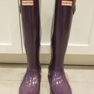 LIKE NEW HUNTER ORIGINAL TALL GLOSS RAIN BOOTS PURPLE SIZE 8